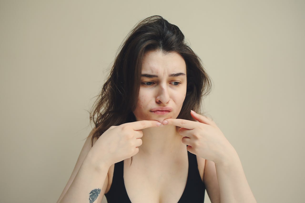 Body Wash for Body Acne: What to Look For (Actives, pH, Fragrance)