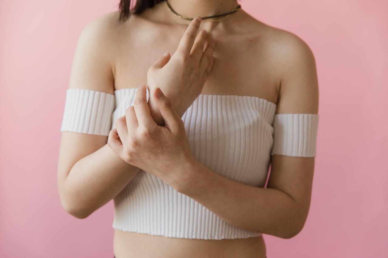 Benzoyl Peroxide vs Salicylic Acid for Body Acne: Which One Works?